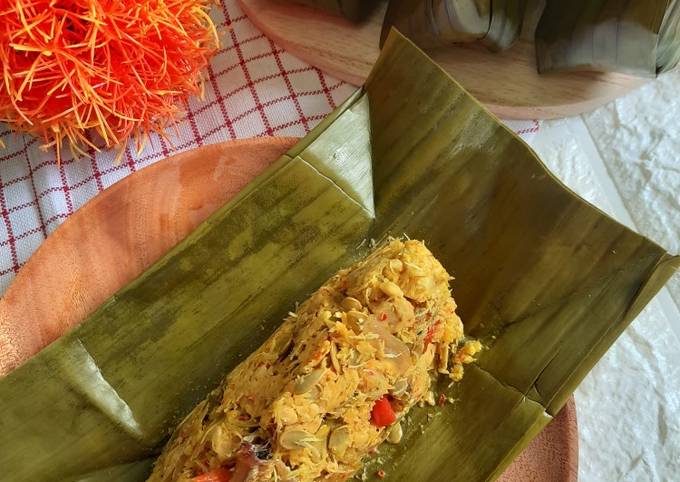 Pepes (Lamtoro,Teri,Tahu,Tempe)