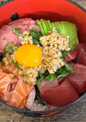A picture of Japanese Colorful Rice Bowl.