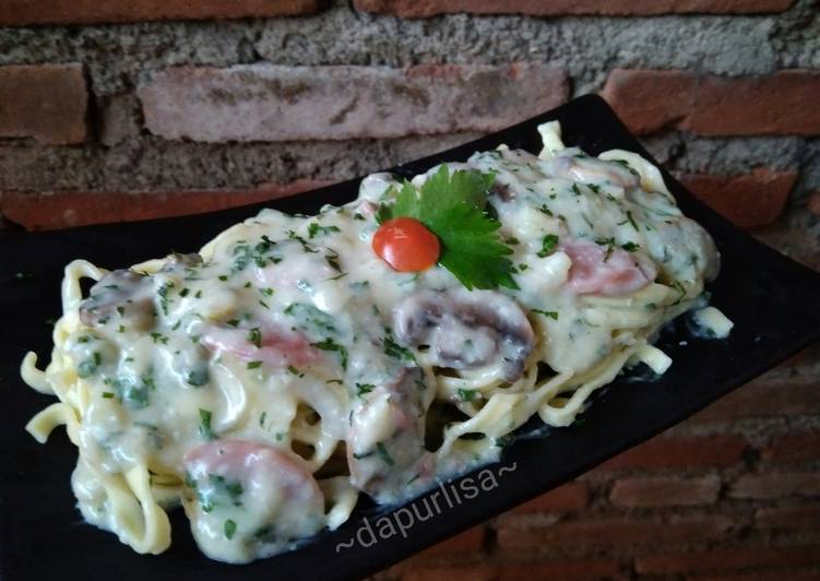 Fettucini spinach and mushroom with sauce Alfredo versi ekonomis ala rumahan