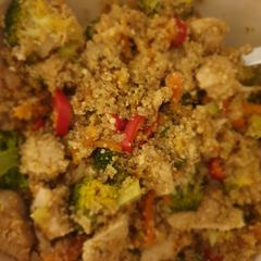 A picture of Quinoa, chicken and broccoli pot.