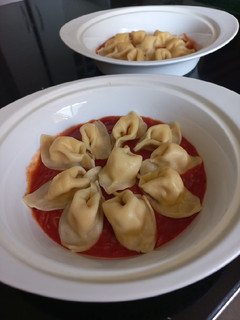 Una foto de Tortellacci de pollo a la crema