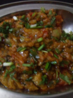 રીંગણ નો ઓળો કાઠિયાવાડી રીતે (Ringan Oro Kathiyawadi Style Recipe In Gujarati) રેસીપી મુખ્ય ફોટો