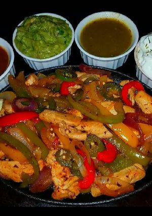 A picture of Mike's Chicken Fajitas.