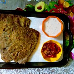 A picture of Spinach paratha with multigrain flour.