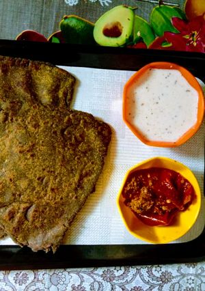 A picture of Spinach paratha with multigrain flour.