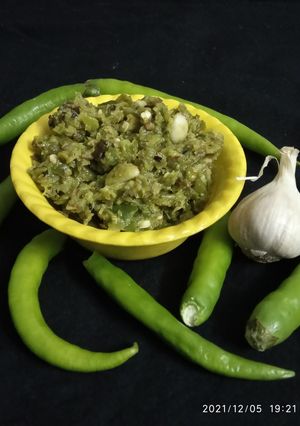 मिर्ची का ठेसा (mirchi ka thecha recipe in Hindi) रेसिपी मुख्य फोटो