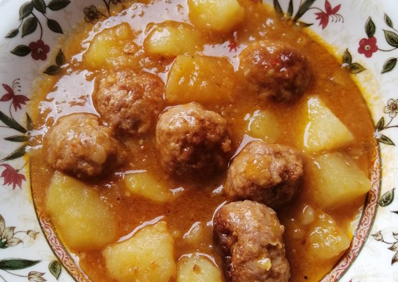 Albóndigas estofadas