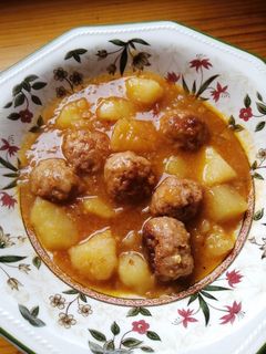 Una foto de Albóndigas estofadas