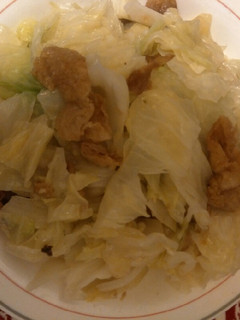 高麗菜拌素排骨酥 的食譜成品照片