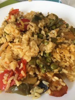 Una foto de Paella de verduras