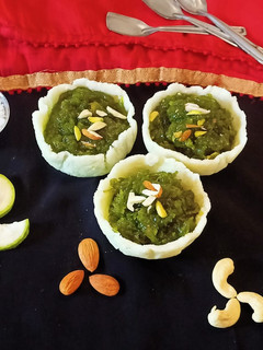દૂધી હલવા ઈન કોકોનટ ટાર્ટ (Bottlegourd Halwa In Coconut Tart Recipe In Gujarati) રેસીપી મુખ્ય ફોટો