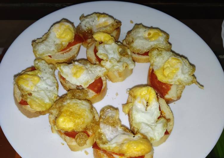 Montadito con huevos de codorniz