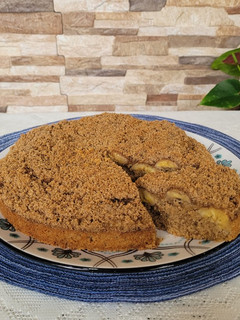 Una foto de Torta -cuca- de banana con crumble