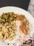 Sauté de légumes accompagné de riz au poulet