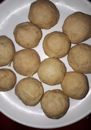 A picture of Mava ladoo.
