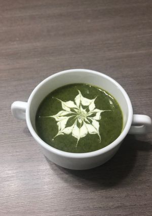 Una foto de Crema de zapallo y espinaca