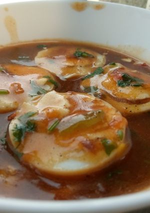 A picture of Egg curry.
