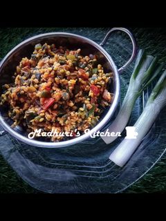 कांद्याच्या पातीची भाजी (kandyachya patichi bhaji recipe in marathi) रेसिपी चे मुख्य फोटो