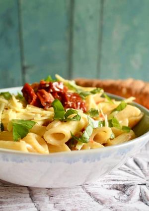 A picture of Sun Dried Tomato Alfredo Pasta.