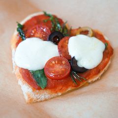 A picture of Mini Heart Pizza 🍕.