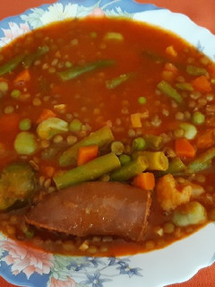 Una foto de Lentejas con verduras y chorizo