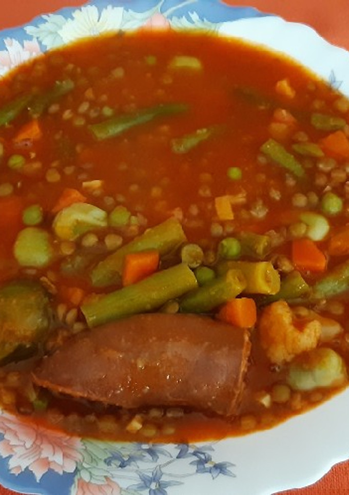 Una foto de Lentejas con verduras y chorizo
