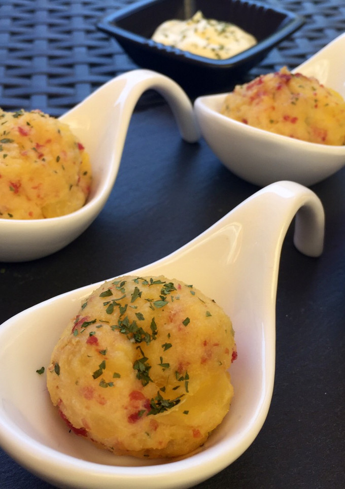 Una foto de Bolitas de patata y jamón