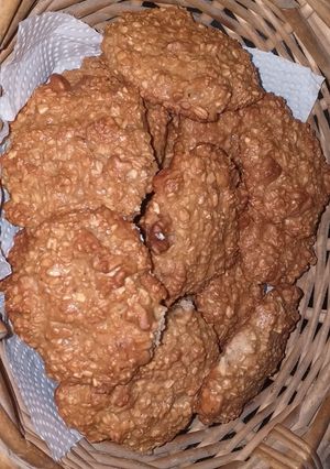 Una foto de Galleta de avena, miel y nuez