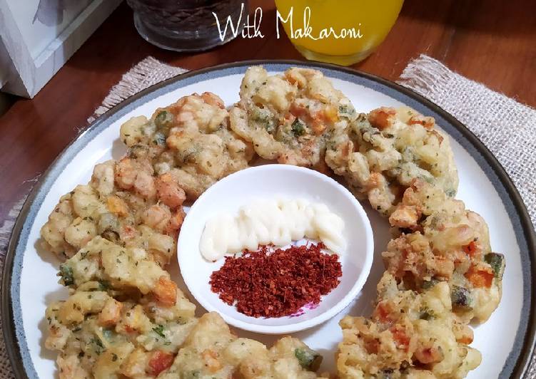 Bakwan Wortel Buncis with Makaroni