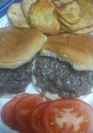A picture of Sloppy but not sloppy joe.