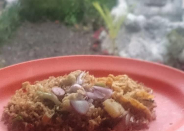 Nasi Goreng Sayur Sambel Trasi Toping Abon Ikan