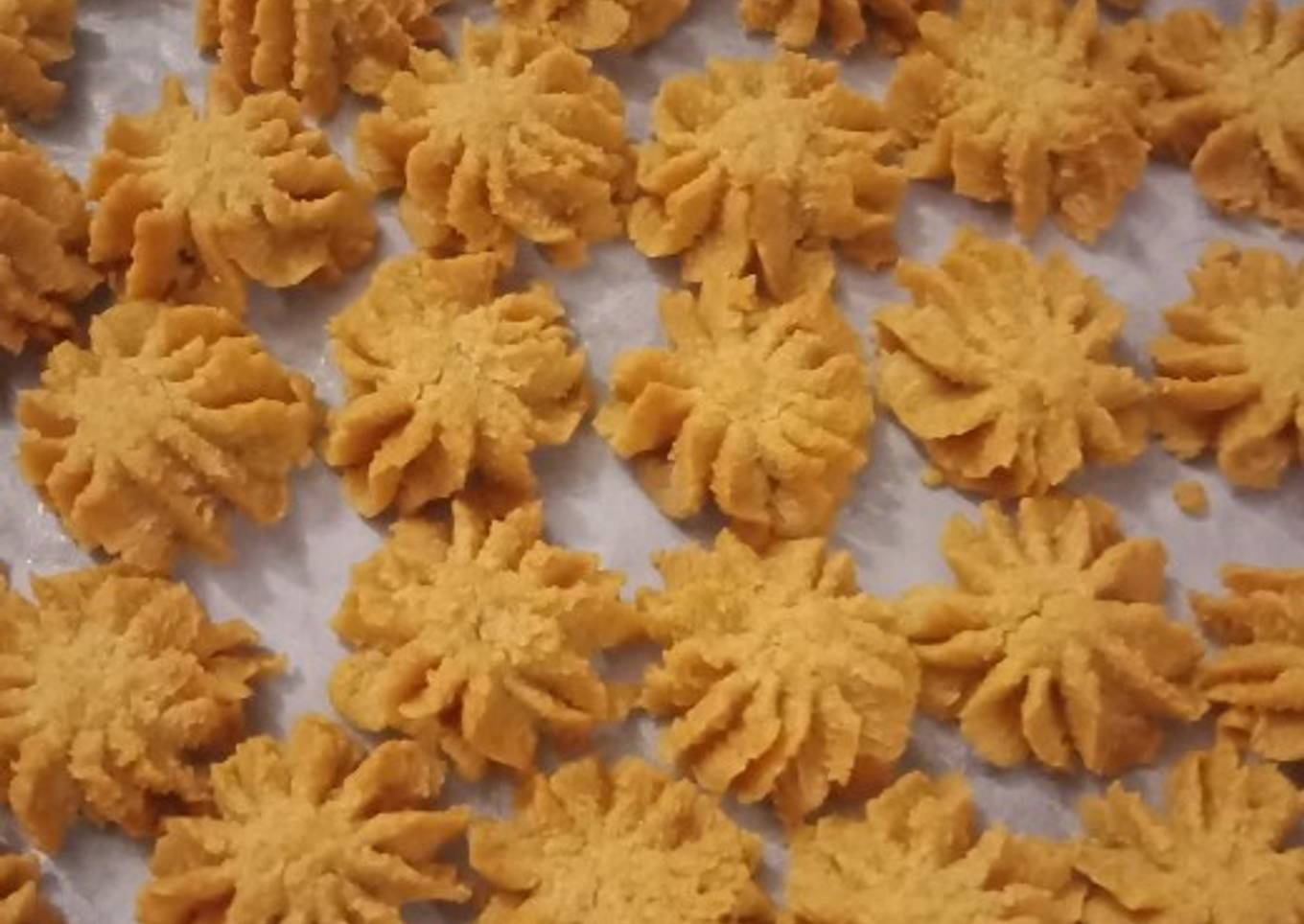 Kue semprit tepung gandum