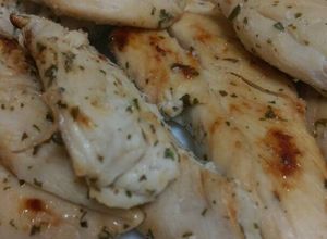 Una foto de Solomillo de pollo con vino blanco