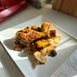 Pollo a la mostaza y miel con patatas a las hierbas