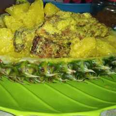รูปของ Gurami goreng gulai kuning dengan nenas
