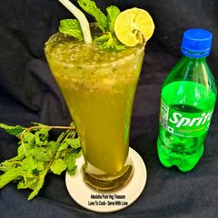 A picture of Gond Katira Mint Fizz Cooler - A refreshing Cold drink.