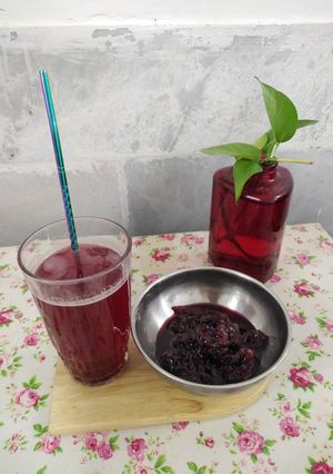 عکسی از دستور شربت و مربای آلبالو