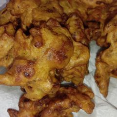 A picture of Onion Pakoda.