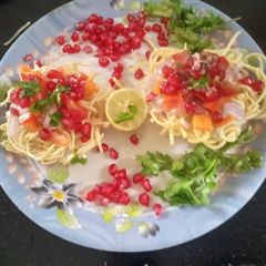 A picture of Indian street food crispy noodles Bhel.