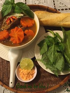 Hình của món Bánh mì bò kho !.