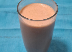Una foto de Licuado supersaludable avena+chía+cacao+cúrcuma