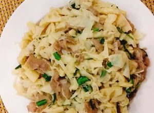 Hình của món Măng xào thịt bò.