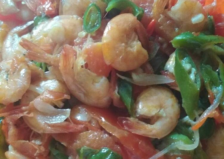 Resep Udang Cabe Ijo oleh krisbey - Cookpad