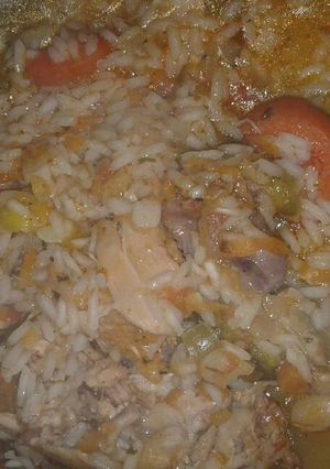 Una foto de Guiso de pollo con arroz 😃