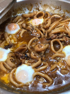 Una foto de Calamares en salsa