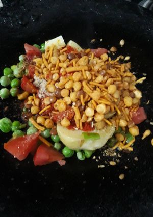 A picture of Masaledar peas namkeen.