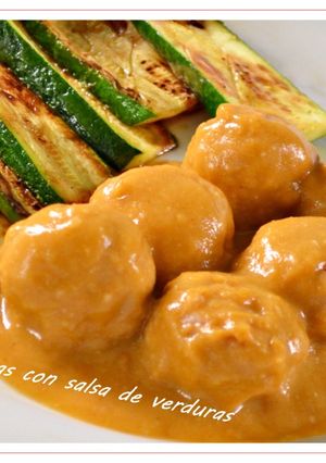 Una foto de Albóndigas con salsa de verduras. (a Thermomix)