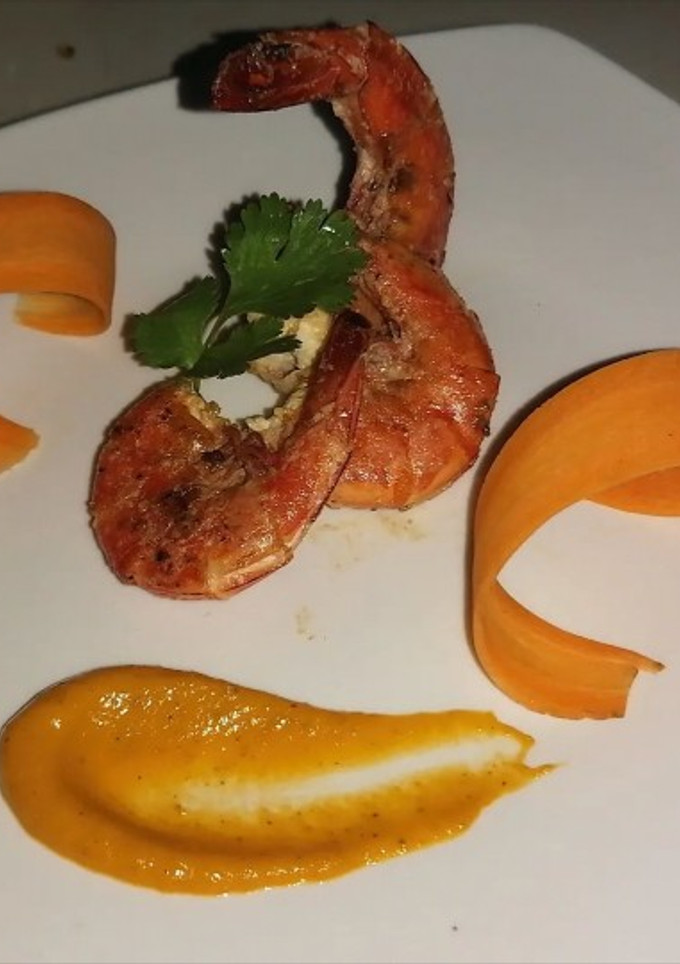 Una foto de Camarones al mojo de ajo