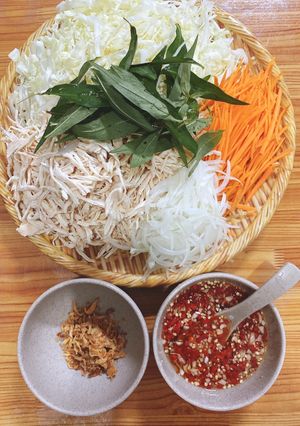Hình của món Gỏi ức gà.