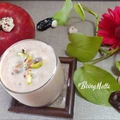 A picture of Apple-Makhana Dates Milkshake.